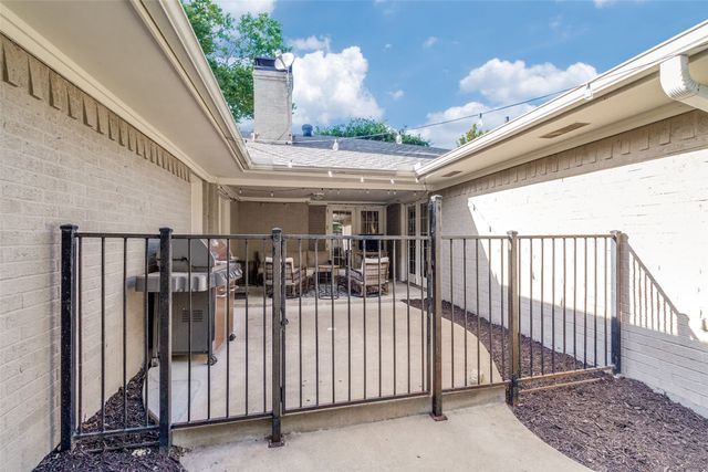 6818 Truxton Drive, Dallas, TX 75231