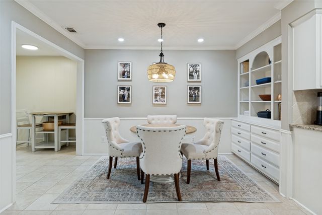 6818 Truxton Drive, Dallas, TX 75231