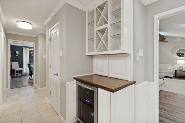 6818 Truxton Drive, Dallas, TX 75231