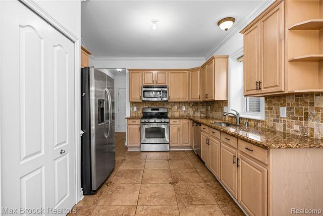 1723 Pine Forest Drive, Commerce Twp, MI 48390