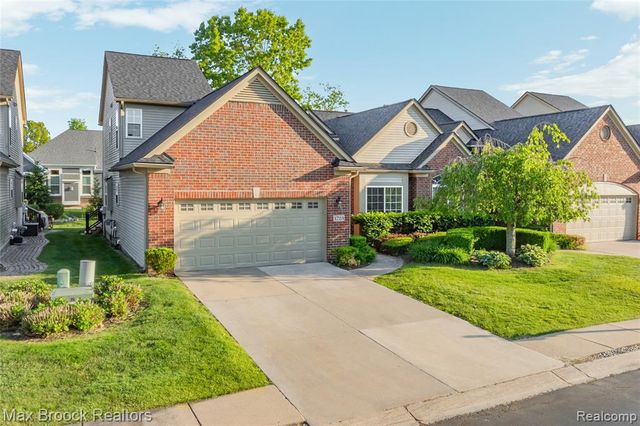 1723 Pine Forest Drive, Commerce Twp, MI 48390