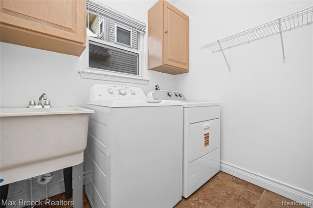 1723 Pine Forest Drive, Commerce Twp, MI 48390