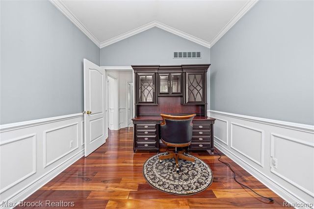 1723 Pine Forest Drive, Commerce Twp, MI 48390