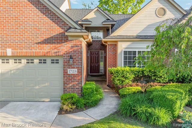 1723 Pine Forest Drive, Commerce Twp, MI 48390