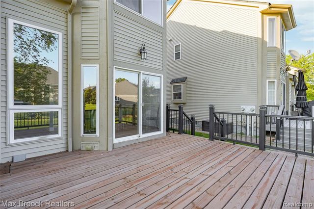 1723 Pine Forest Drive, Commerce Twp, MI 48390