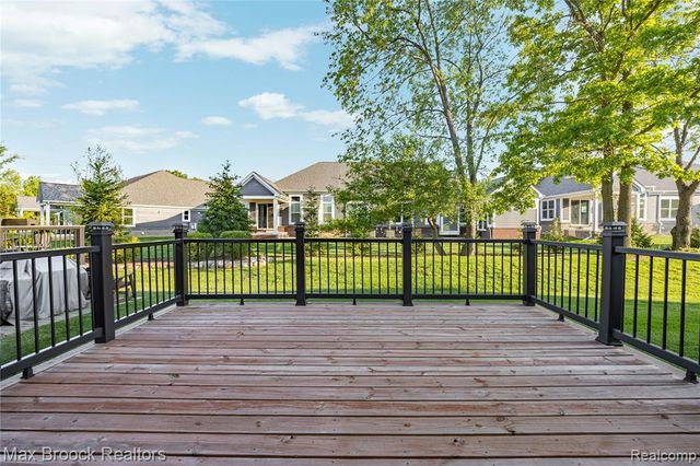 1723 Pine Forest Drive, Commerce Twp, MI 48390