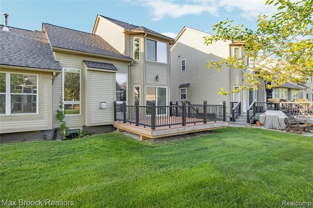 1723 Pine Forest Drive, Commerce Twp, MI 48390