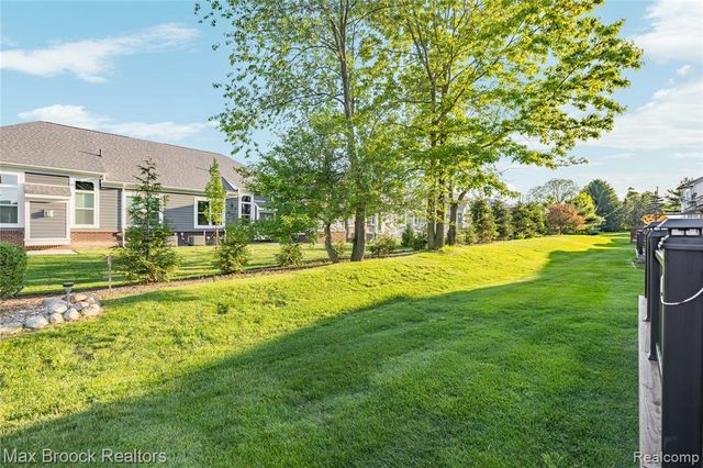 1723 Pine Forest Drive, Commerce Twp, MI 48390