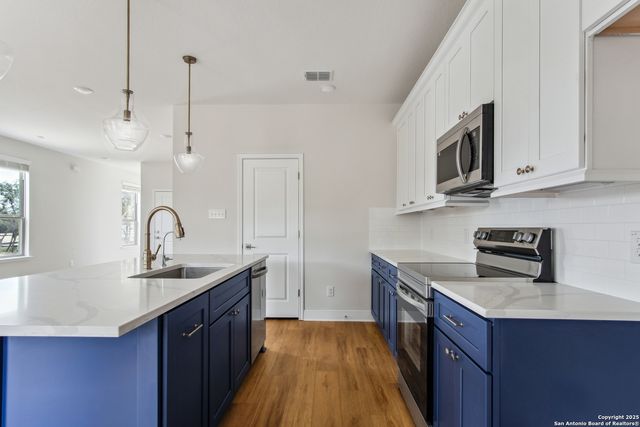 8907 SUMMERWOOD BEND, San Antonio, TX 78254