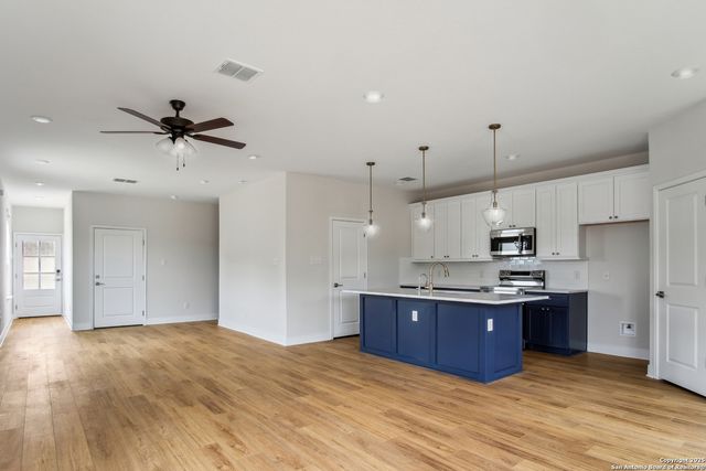 8907 SUMMERWOOD BEND, San Antonio, TX 78254