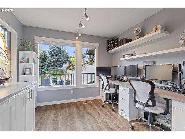 6564 ARTEMIS Ln, West Linn, OR 97068