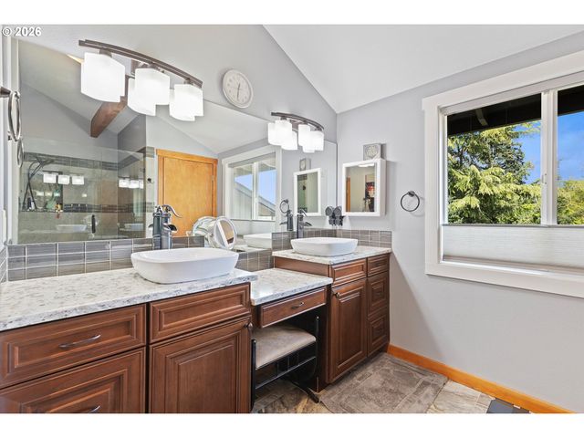 6564 ARTEMIS Ln, West Linn, OR 97068