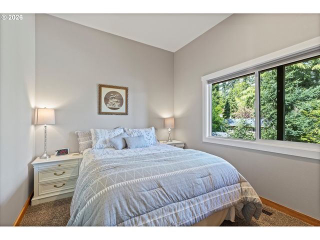 6564 ARTEMIS Ln, West Linn, OR 97068