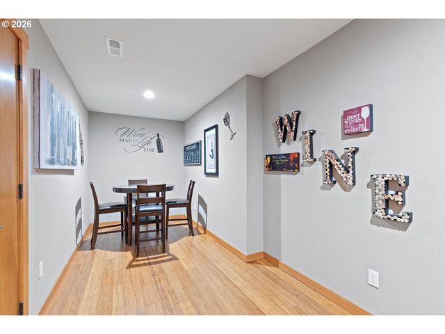 6564 ARTEMIS Ln, West Linn, OR 97068