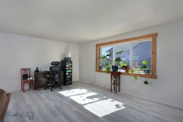 1104 S Pinecrest Drive, Bozeman, MT 59715