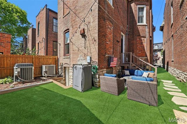 1804 Hickory Street, St Louis, MO 63104