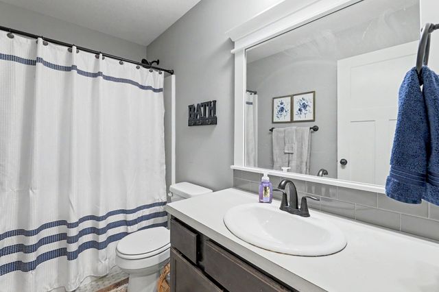 2402 E Velvet Leaf Ct, Andover, KS 67002