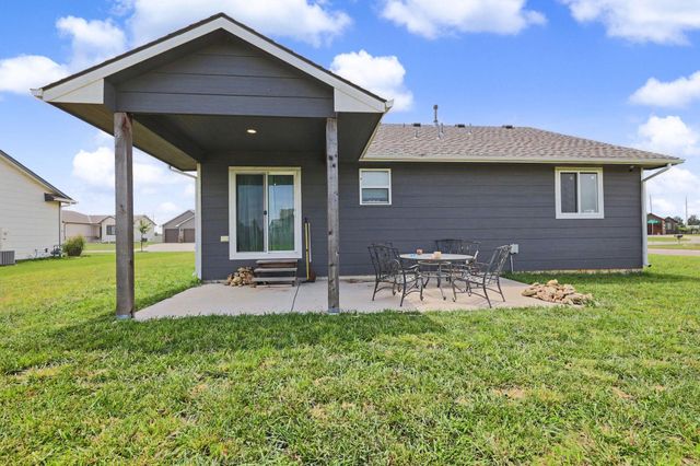 2402 E Velvet Leaf Ct, Andover, KS 67002