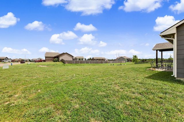 2402 E Velvet Leaf Ct, Andover, KS 67002