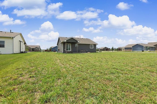 2402 E Velvet Leaf Ct, Andover, KS 67002