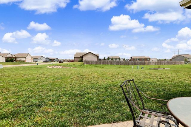 2402 E Velvet Leaf Ct, Andover, KS 67002
