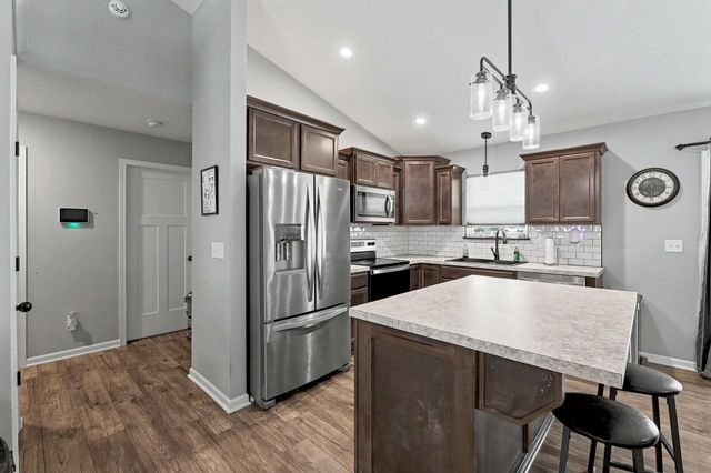 2402 E Velvet Leaf Ct, Andover, KS 67002