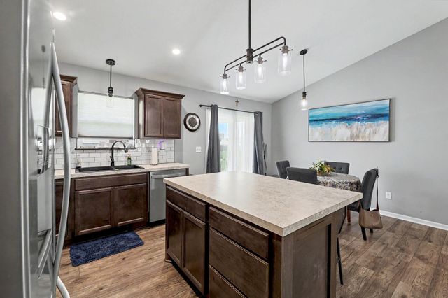 2402 E Velvet Leaf Ct, Andover, KS 67002