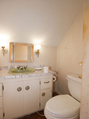 46 Barrett Ave, Worcester, MA 01605