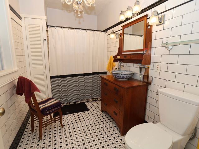 46 Barrett Ave, Worcester, MA 01605