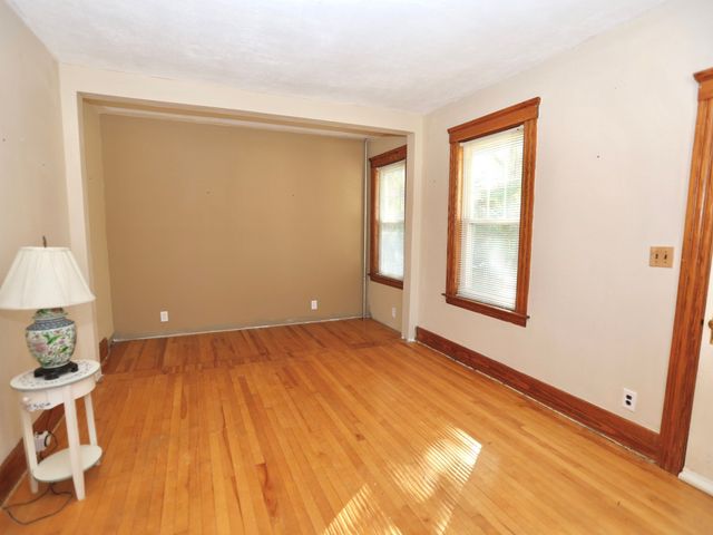 46 Barrett Ave, Worcester, MA 01605