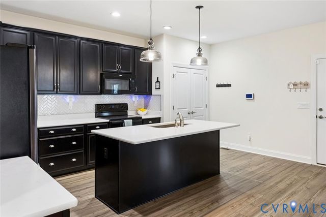 212 Lauradell Rd, Ashland, VA 23005