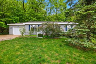 8759 Brower Lake Drive, Rockford, MI 49341