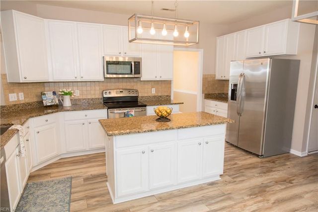 2156 Seastone TRCE, Chesapeake, VA 23321