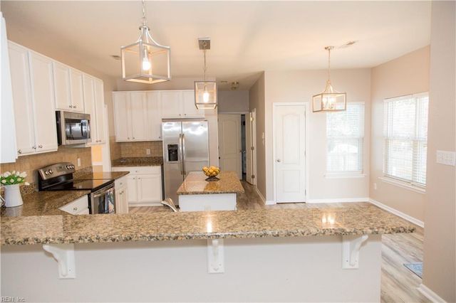2156 Seastone TRCE, Chesapeake, VA 23321