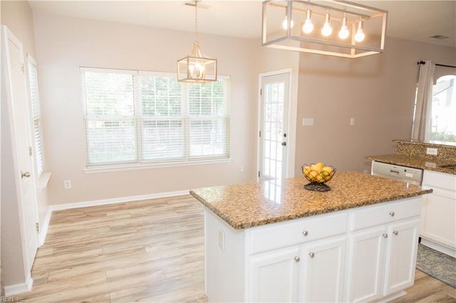 2156 Seastone TRCE, Chesapeake, VA 23321
