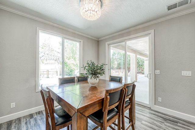 2272 E Prestwick Avenue, Fresno, CA 93730