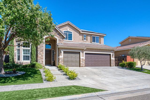 2272 E Prestwick Avenue, Fresno, CA 93730