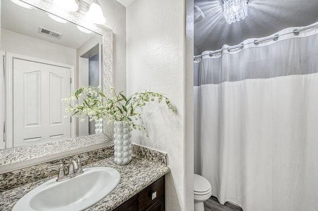 2272 E Prestwick Avenue, Fresno, CA 93730