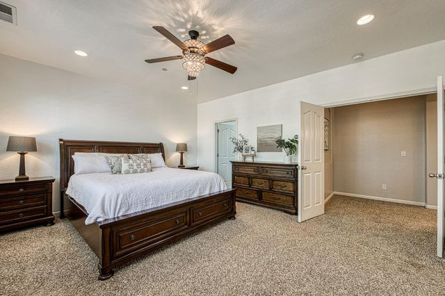 2272 E Prestwick Avenue, Fresno, CA 93730