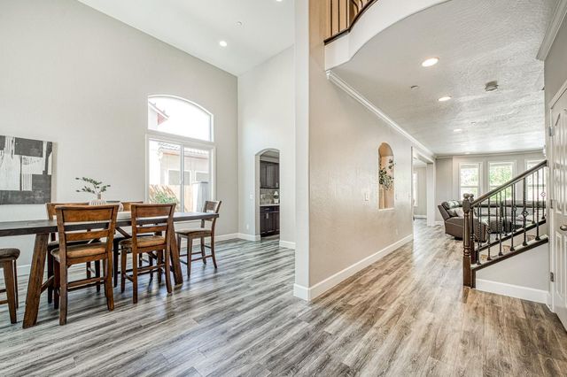 2272 E Prestwick Avenue, Fresno, CA 93730