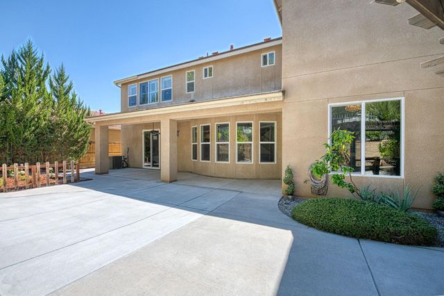 2272 E Prestwick Avenue, Fresno, CA 93730