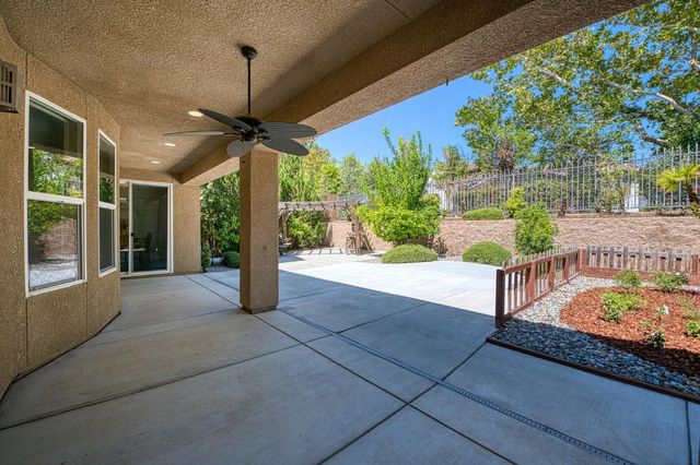 2272 E Prestwick Avenue, Fresno, CA 93730