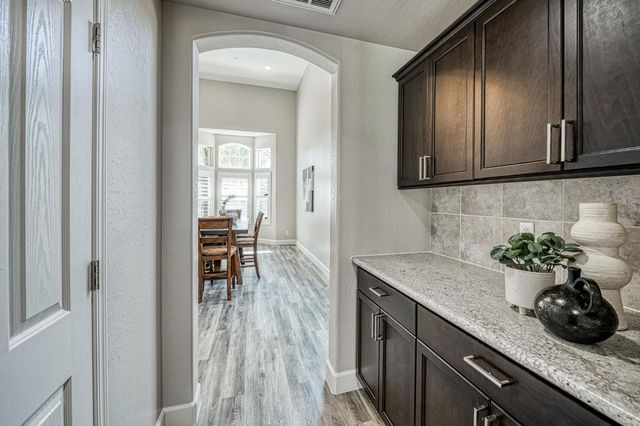 2272 E Prestwick Avenue, Fresno, CA 93730
