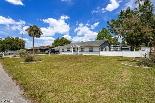 17290 Rewis RD, Alva, FL 33920