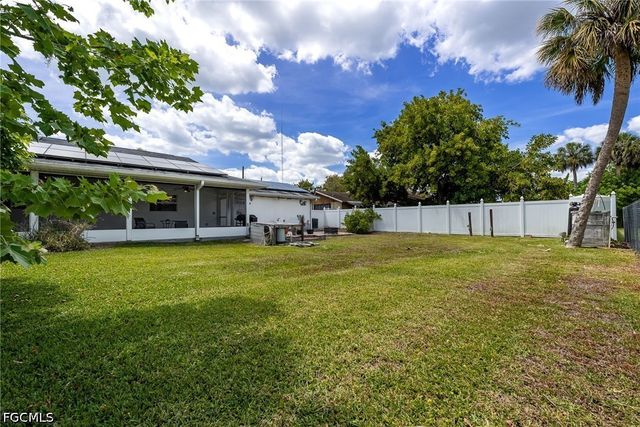 17290 Rewis RD, Alva, FL 33920