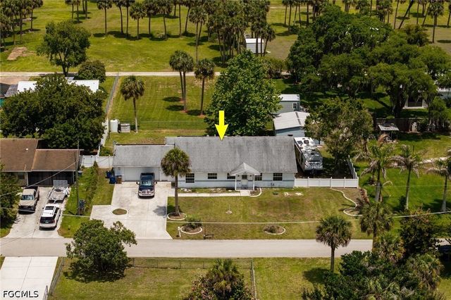 17290 Rewis RD, Alva, FL 33920