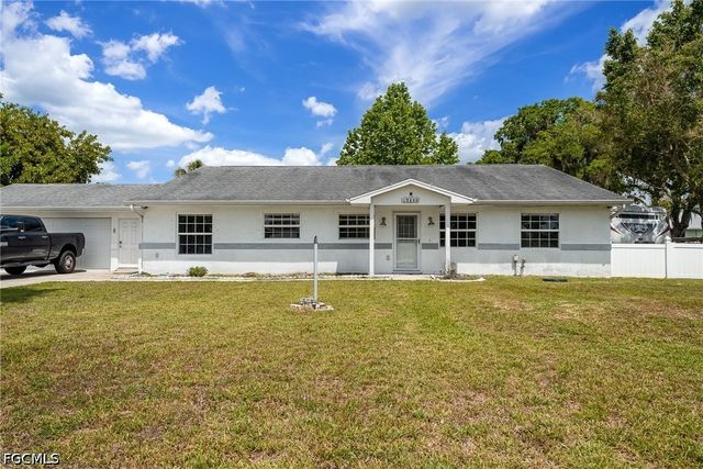 17290 Rewis RD, Alva, FL 33920