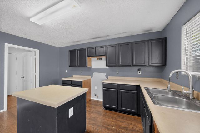2101 Gait Street SW, Albuquerque, NM 87121