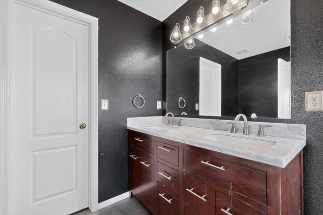 2101 Gait Street SW, Albuquerque, NM 87121