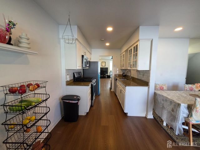 11-Q Quincy Circle, South Brunswick, NJ 08810